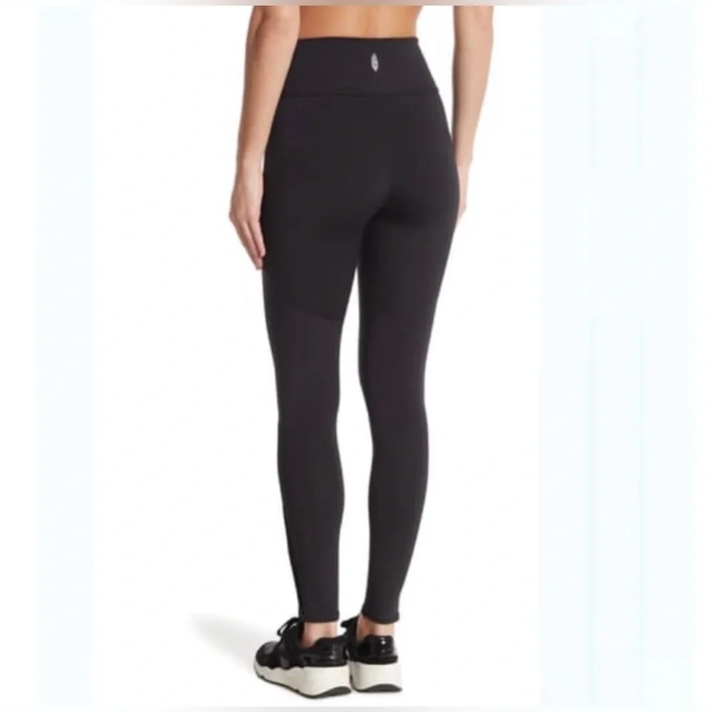 *Sold* FP Movement “Born to Run” Leggings - Picture 1 of 5